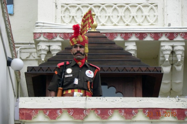 Грустный охранник Городского дворца Грустный охранник Городского дворца