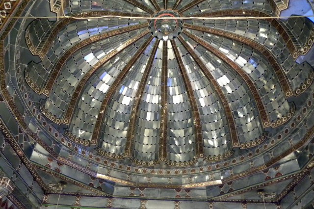 и даже зеркальный купол и даже зеркальный купол