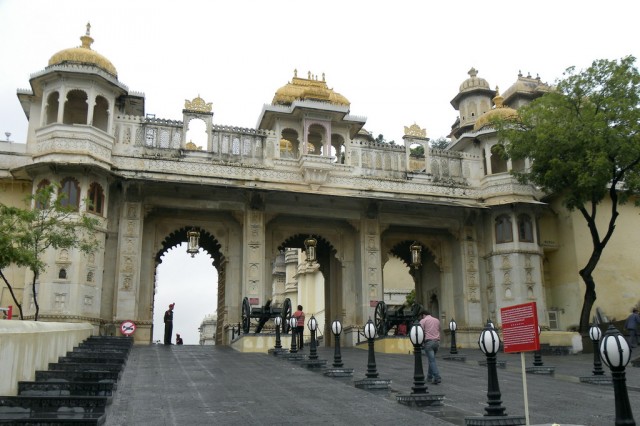 Вход в городской дворец Вход в городской дворец