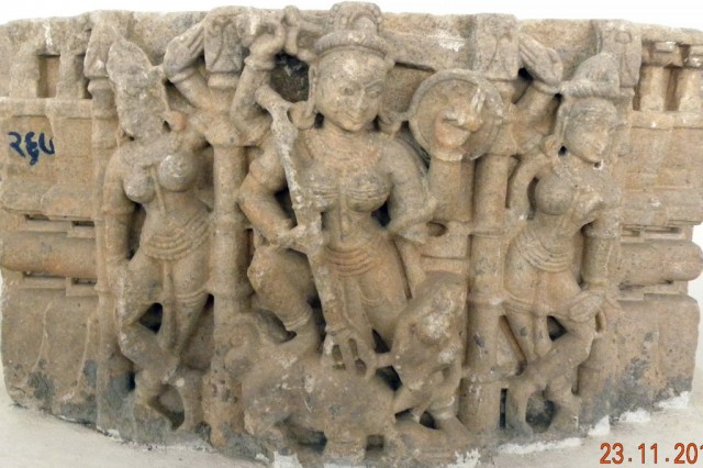 "Махишасурамардини" - одна из ипостасей Парвати "Махишасурамардини" - одна из ипостасей Парвати