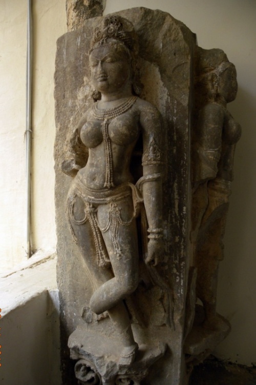 Красавица из скульптурной галереи дворца Красавица из скульптурной галереи дворца