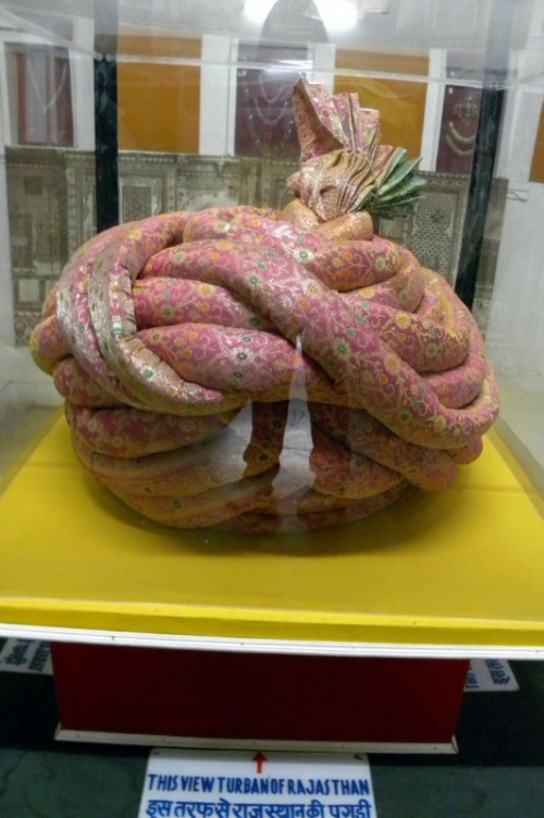 Самый большой тюрбан - по-Раджастански Самый большой тюрбан - по-Раджастански