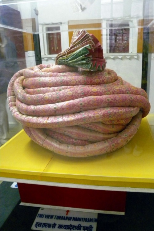 Самый большой тюрбан - по-мадья-прадешски Самый большой тюрбан - по-мадья-прадешски