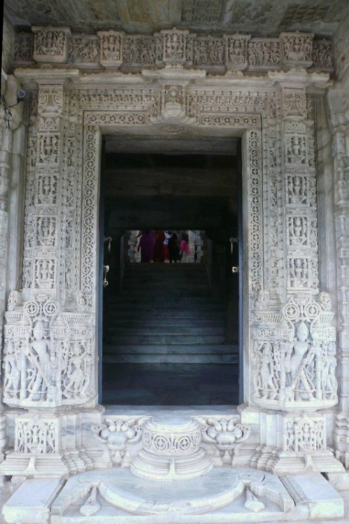 Вход в храм Вход в храм