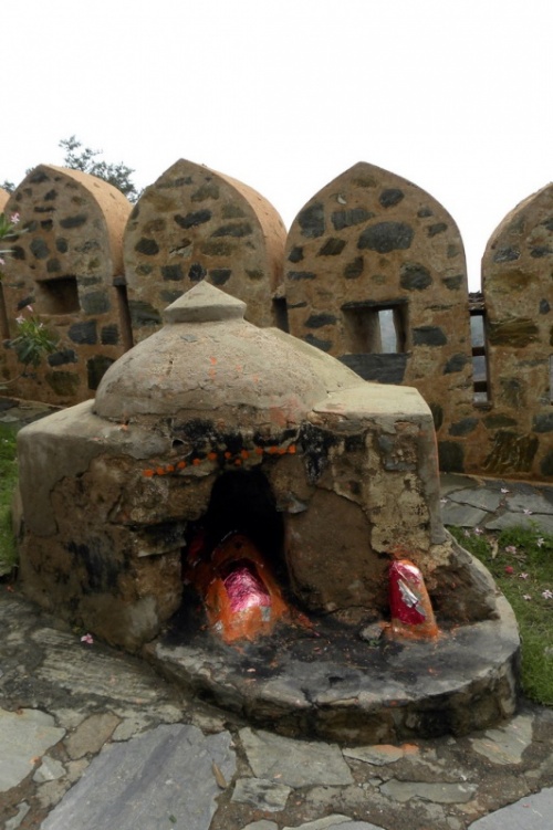 Храмик на территории дворцовой части форта Храмик на территории дворцовой части форта