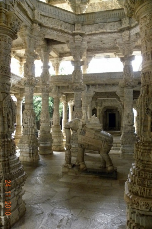 Ранакпур - храм Адинатха Ранакпур - храм Адинатха