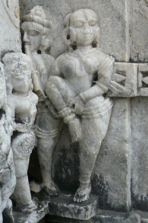 Скульптура маленького джайнистского храма Скульптура маленького джайнистского храма