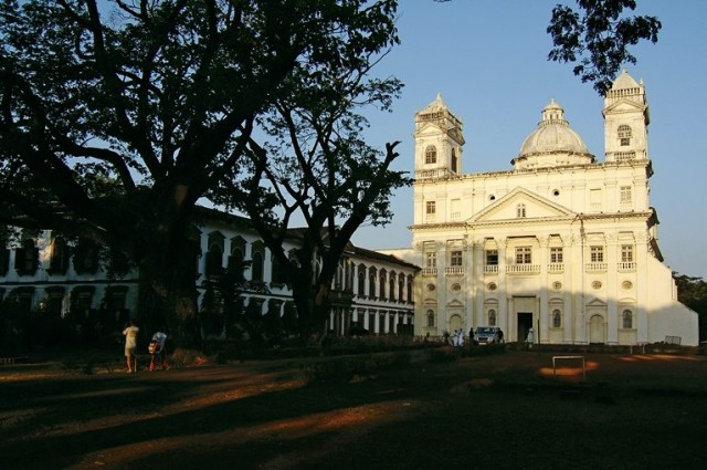 Точная копия одного из римских храмов Точная копия одного из римских храмов