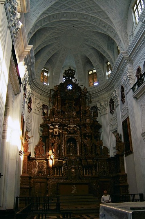 Внутри Внутри