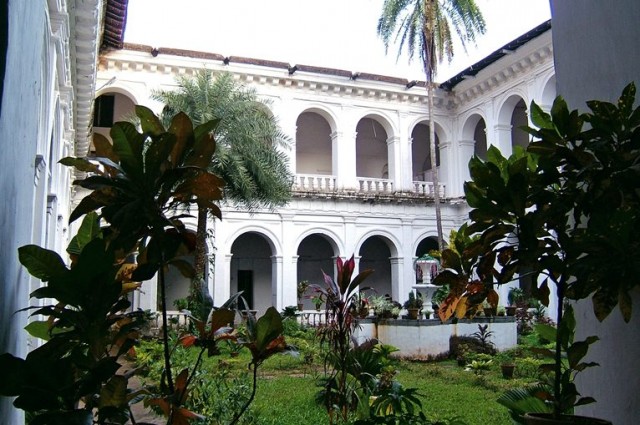 Снаружи Снаружи