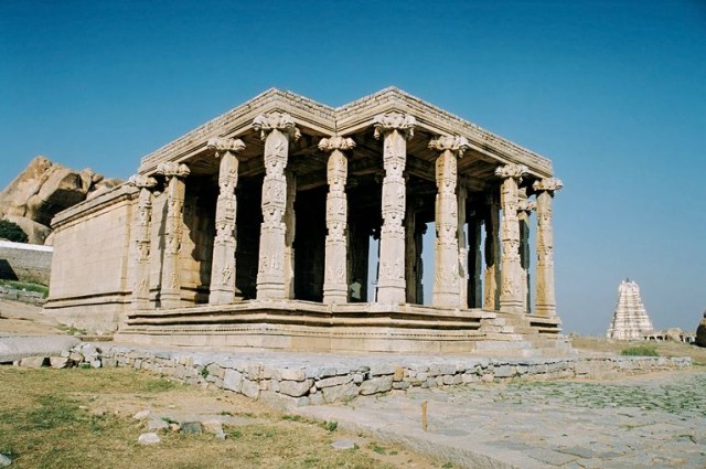 Чем то напоминает Грецию. Чем то напоминает Грецию.