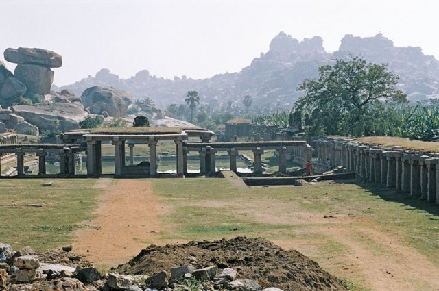 Прямо мегалиты какие то Прямо мегалиты какие то