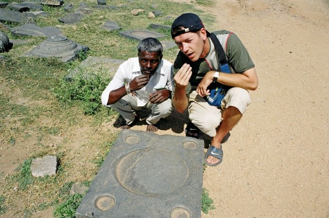 А тарелки у жителей Хампи тоже отличались большими размерами А тарелки у жителей Хампи тоже отличались большими размерами
