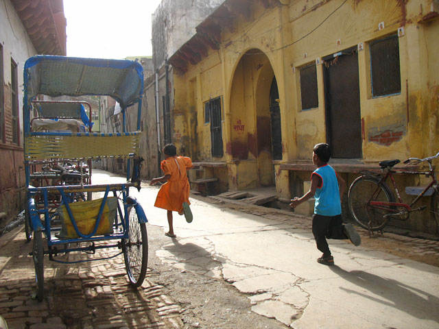 Утро во Вриндаване Утро во Вриндаване
