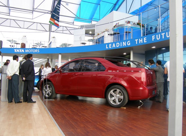 Автомобиль Tata Автомобиль Tata