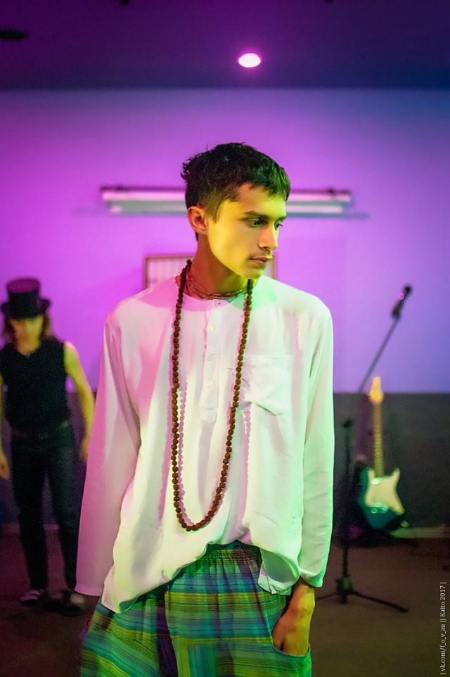 Танец играет важную роль в жизни индусов... Танец играет важную роль в жизни индусов...