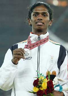 Серебряная медаль Санти Сундараджан. Фото AFP