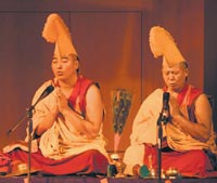 Горловое пение на фестивале "Тибет" Горловое пение на фестивале "Тибет"