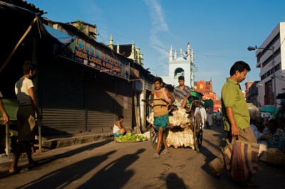 Рабочий день рикши начинается обычно ни свет ни заря и заканчивается глубоко за полночь.