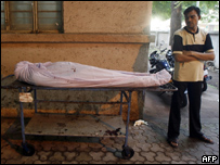 Число жертв может вырасти. В больницах - более сотни раненных Число жертв может вырасти. В больницах - более сотни раненных