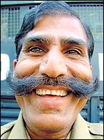 Индийский полицейский Индийский полицейский