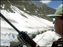 Горы Кашмира известны суровым нравом Горы Кашмира известны суровым нравом